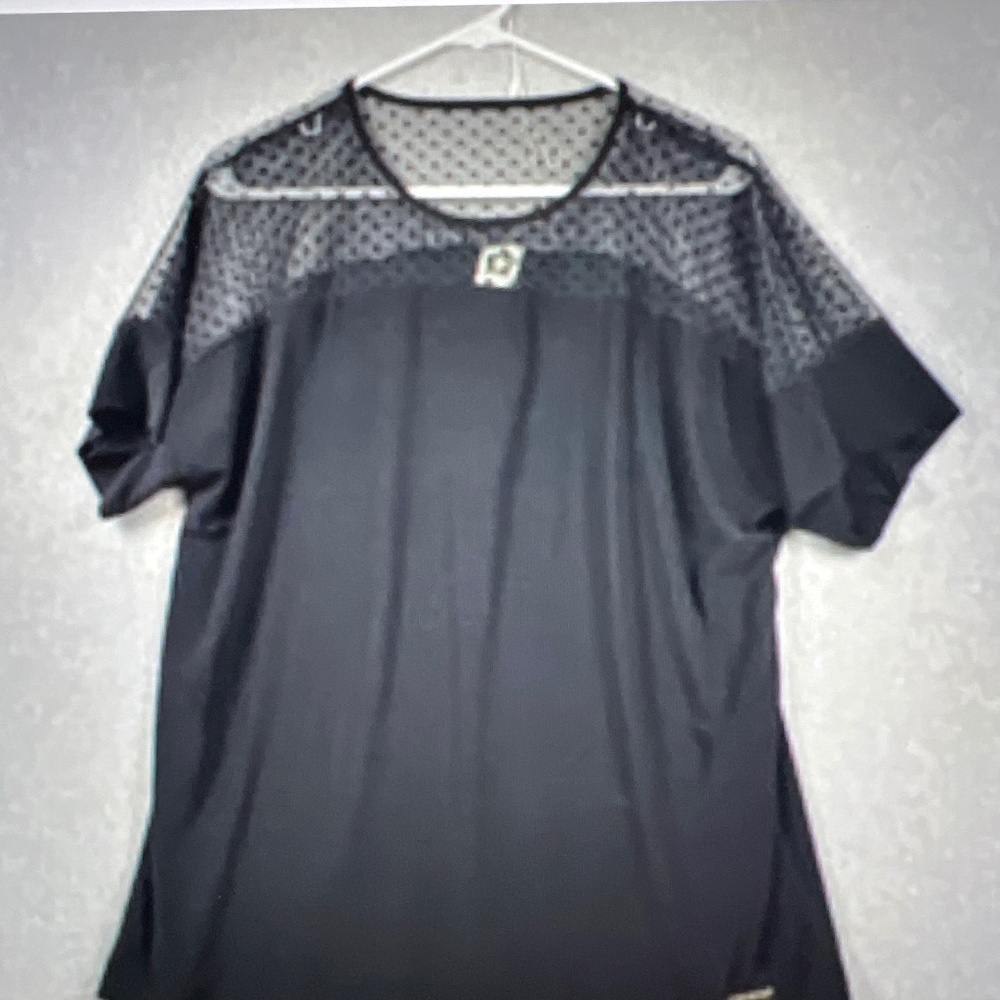 Anne Klein short  sheer sleeve top